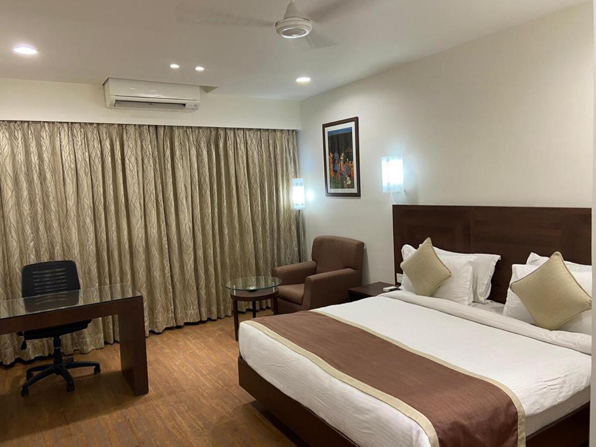 Chryso Hotels Pvt Ltd Ankleshwar Exterior foto