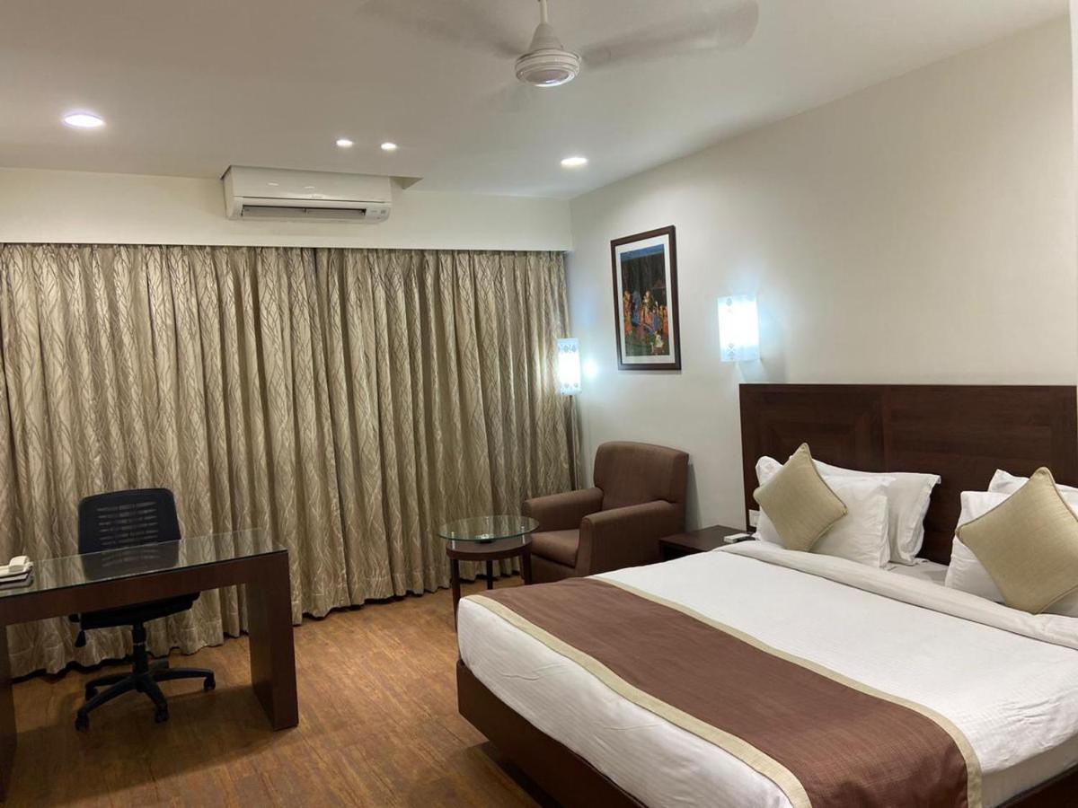 Chryso Hotels Pvt Ltd Ankleshwar Exterior foto